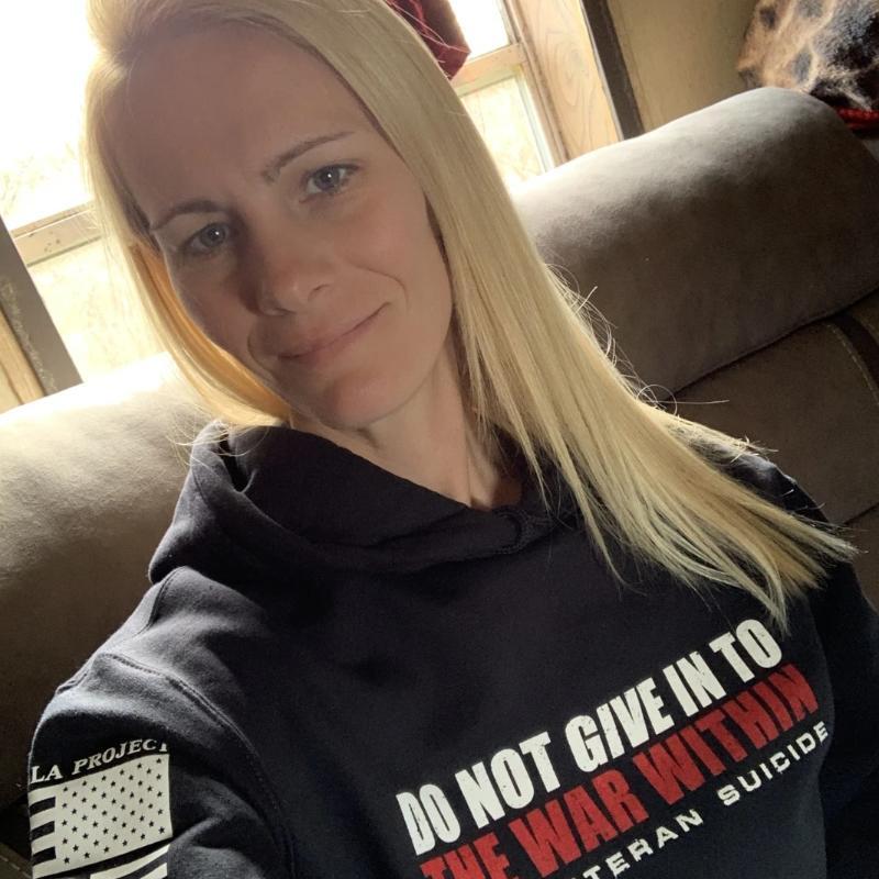 Do Not Give In - Hoodie